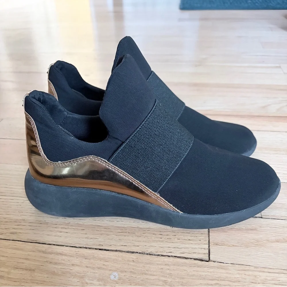 Donna Karan Elegant Black and Bronze Women's Slip-On Sneakers Size 6